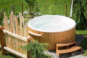 Canadian Hot Tubs Inc